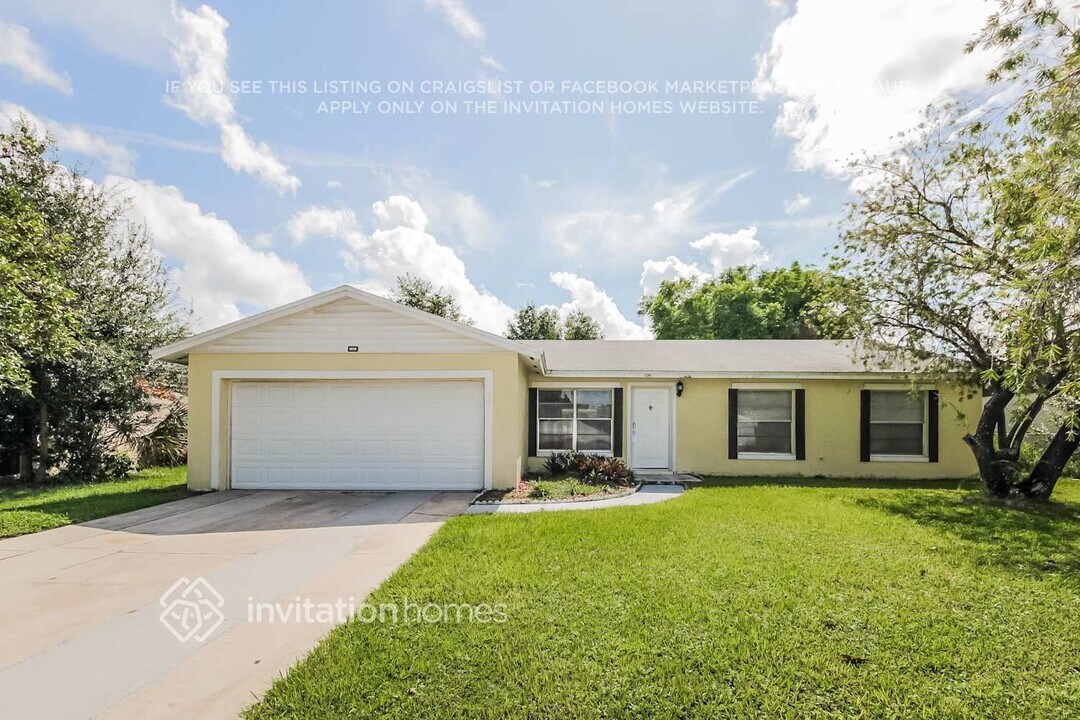 121 Hidalgo Ave in Kissimmee, FL - Building Photo