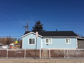 13615 E 13th Ave in Aurora, CO - Building Photo