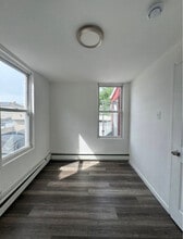 499 Amboy Ave, Unit 2B in Perth Amboy, NJ - Foto de edificio - Building Photo