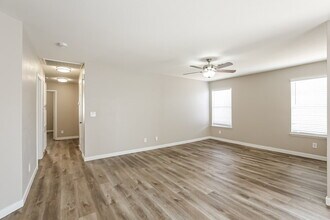 1125 Purple Martin Ct in North Las Vegas, NV - Building Photo - Building Photo