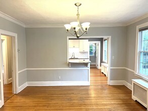 12 Bretton Rd in West Hartford, CT - Building Photo - Building Photo