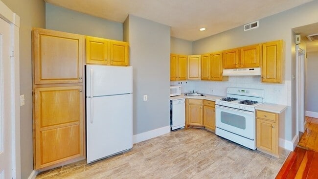 65 Story St, Unit 2