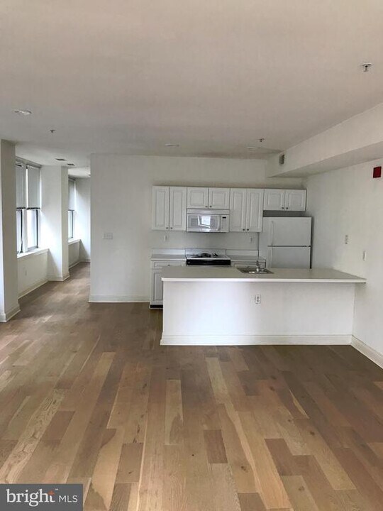 1229 Chestnut St in Philadelphia, PA - Building Photo