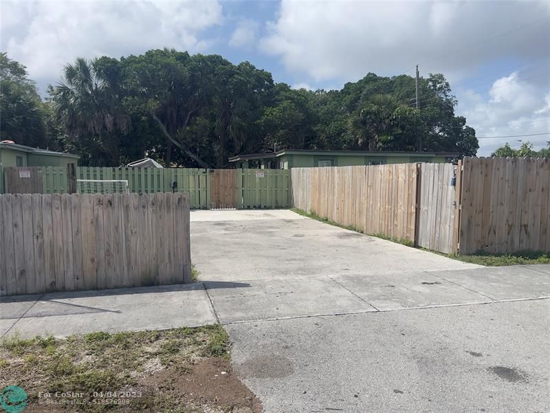 715 NW 7th Ave in Pompano Beach, FL - Building Photo