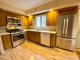 67 Case Pkwy in Burlington, VT - Building Photo