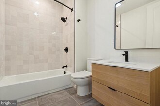 225-27 N 12th St in Philadelphia, PA - Building Photo - Building Photo
