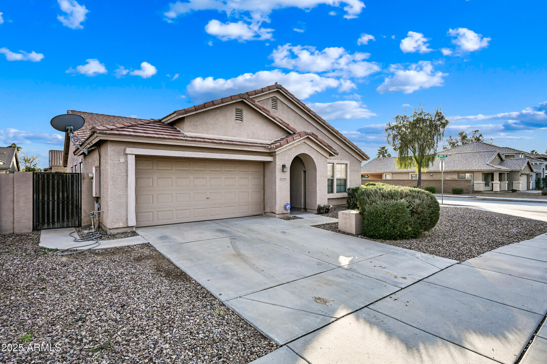 21903 Via Del Oro in Queen Creek, AZ - Building Photo