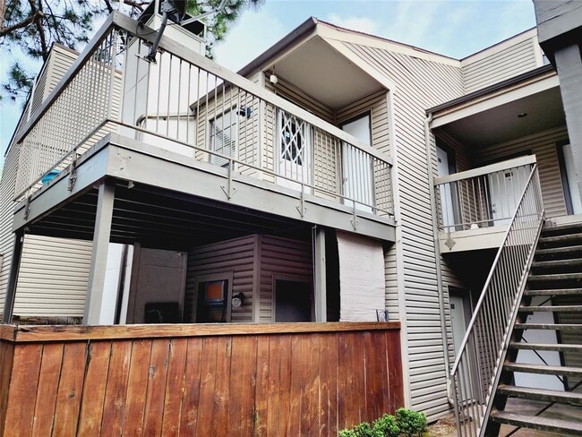 9707 Richmond Ave. photo'