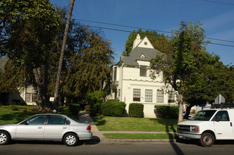 601-605 Glenwood Rd in Glendale, CA - Building Photo - Building Photo