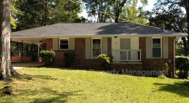 3241 W Castle Ct in Decatur, GA - Building Photo - Building Photo