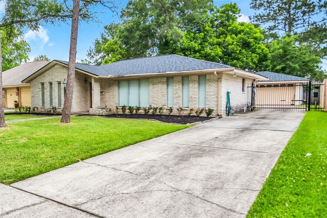 1715 Capstan Rd in Houston, TX - Building Photo