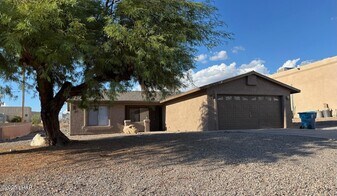 3633 Desert Garden Dr in Lake Havasu City, AZ - Building Photo