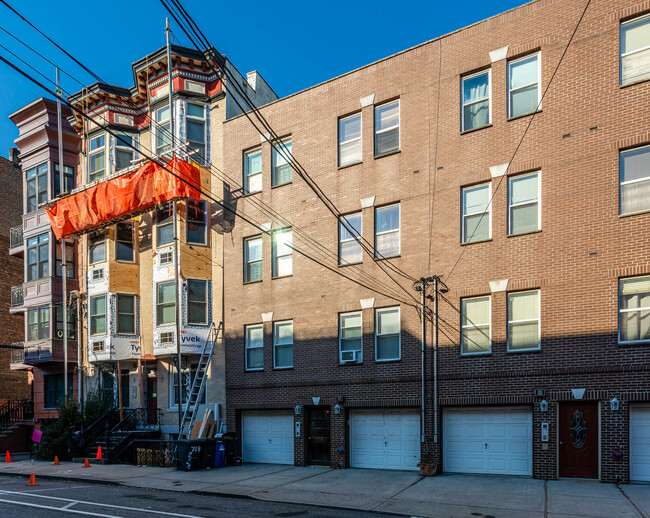 718 Adams St in Hoboken, NJ - Building Photo - Building Photo