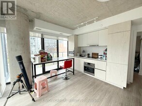 47-1047 Mutual St in Toronto, ON - Building Photo - Building Photo