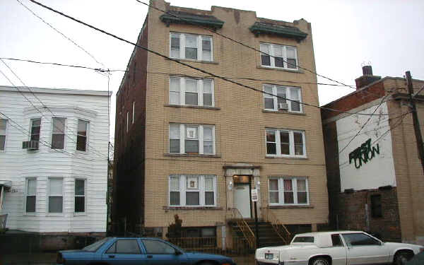 208 75th St in North Bergen, NJ - Building Photo - Building Photo