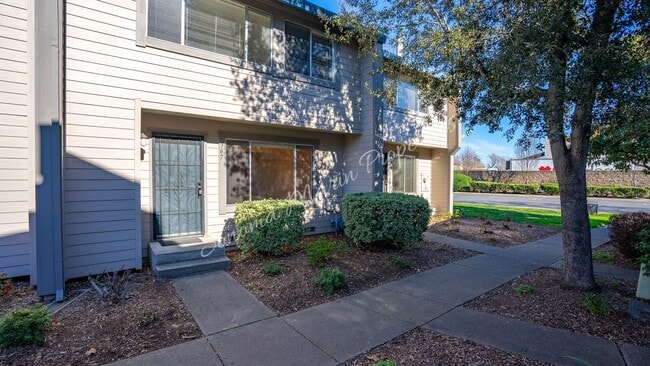 property at 367 Wall Pl