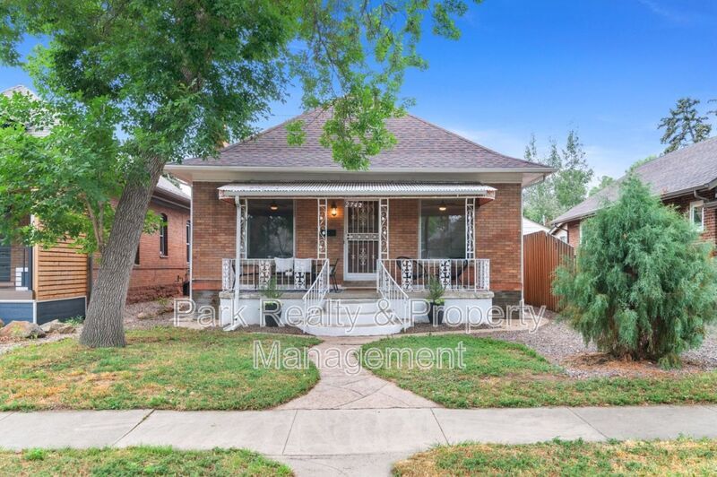 2742 W Denver Pl in Denver, CO - Building Photo