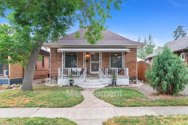 property at 2742 W Denver Pl
