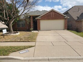 6040 Stirrup Iron Dr in Fort Worth, TX - Building Photo