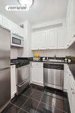 401 W 56th St in New York, NY - Building Photo - Building Photo