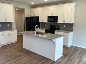 2988 N Nixon Ave in Springfield, MO - Building Photo - Building Photo