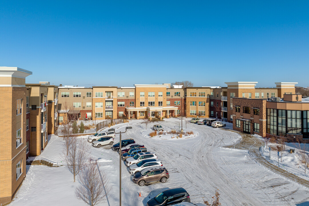 The Rosemount Senior Living at Steeple Center in Rosemount, MN - Foto de edificio