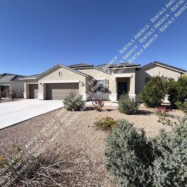 1038 W Castle Ct in Casa Grande, AZ - Foto de edificio - Building Photo
