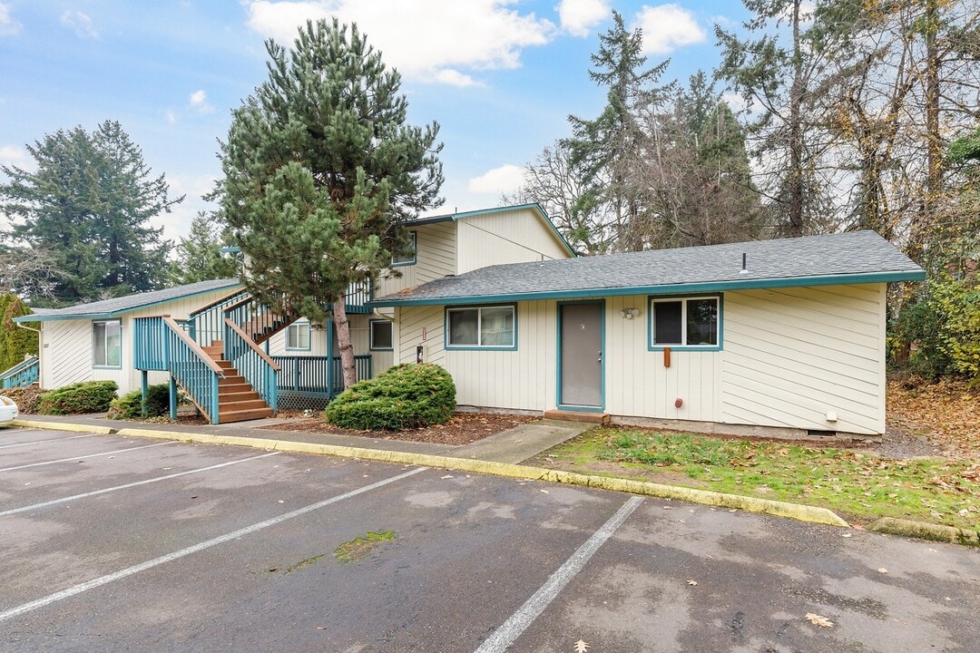 Quail Court Apartments in Portland, OR - Foto de edificio