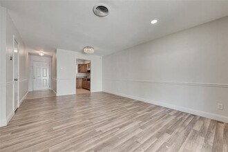 15817 El Estado Dr in Dallas, TX - Building Photo - Building Photo
