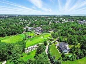 6 Club Rd in Rye, NY - Building Photo - Building Photo