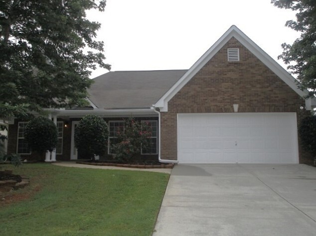 256 Gilliam Ct in Locust Grove, GA - Building Photo