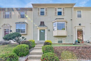 7826 Mt Woodley Pl in Alexandria, VA - Building Photo