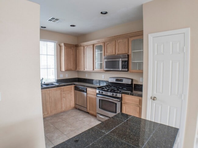 6143 Carson Hills Ave in Las Vegas, NV - Building Photo - Building Photo
