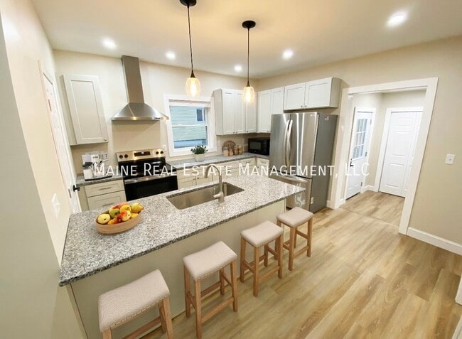 property at 46 Main Rd S