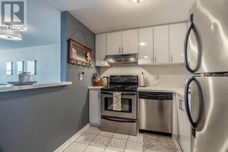 6720 Glen Erin Dr in Mississauga, ON - Building Photo - Building Photo