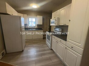 4812 Lakeview Dr in Des Moines, IA - Building Photo - Building Photo