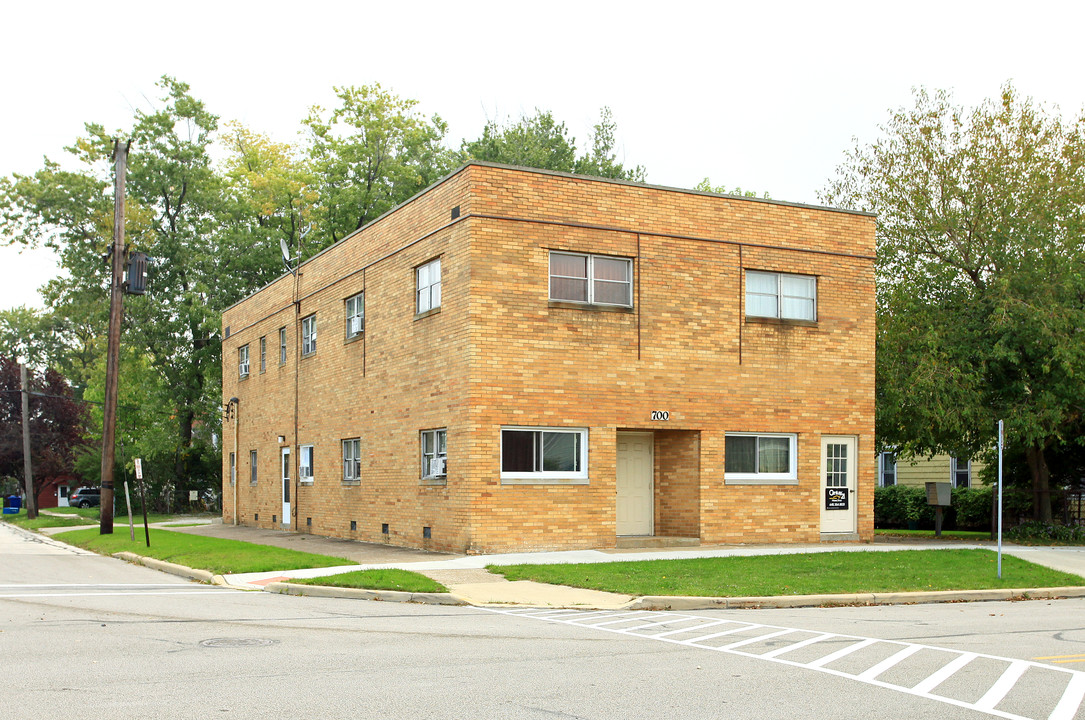 700 High St in Fairport Harbor, OH - Building Photo