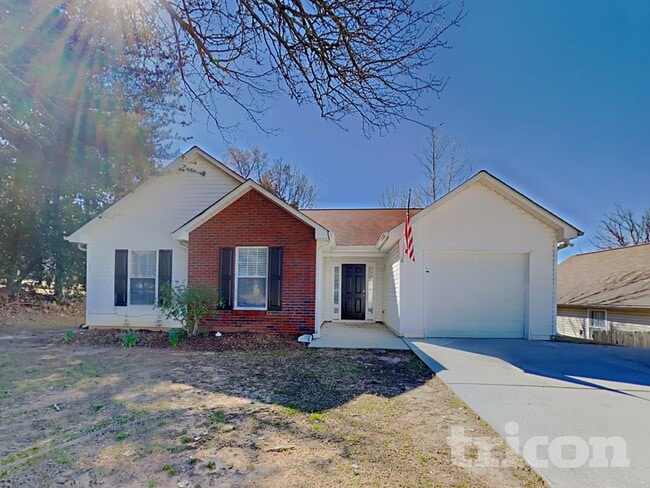 10635 Pine Forest Ln in Jonesboro, GA - Foto de edificio - Building Photo