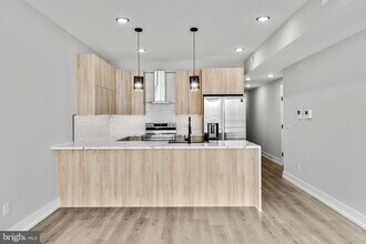 1617 Brown St in Philadelphia, PA - Building Photo - Building Photo