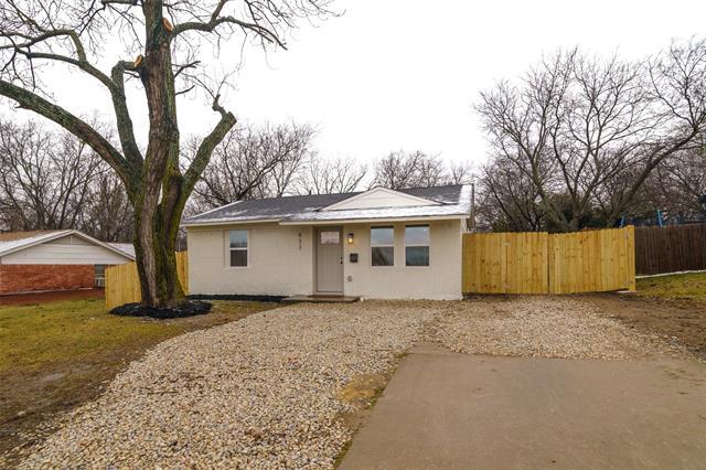 833 Rodeo Center Blvd in Mesquite, TX - Building Photo