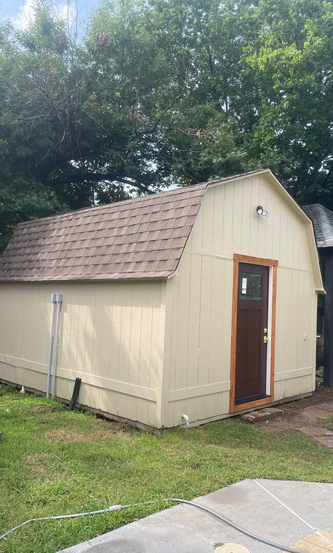 property at 1404 Sunny Glen St