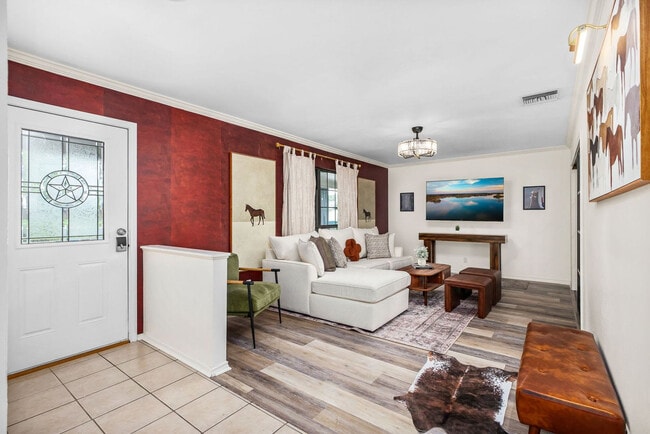 3951 Starhill Dr in San Antonio, TX - Building Photo - Building Photo