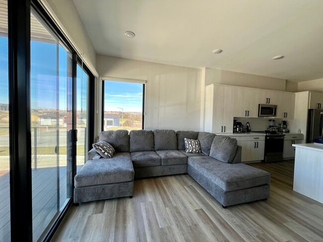 3022 Fieldhouse Cir in Manhattan, KS - Building Photo - Building Photo