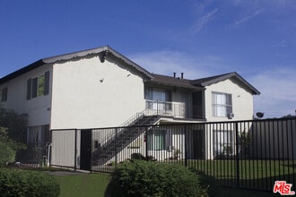 1828 W Sumac Ln in Anaheim, CA - Building Photo - Building Photo