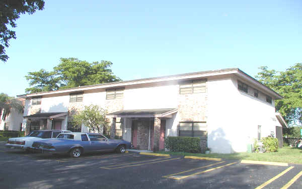 3520-3536 NW 116th Ter in Coral Springs, FL - Building Photo