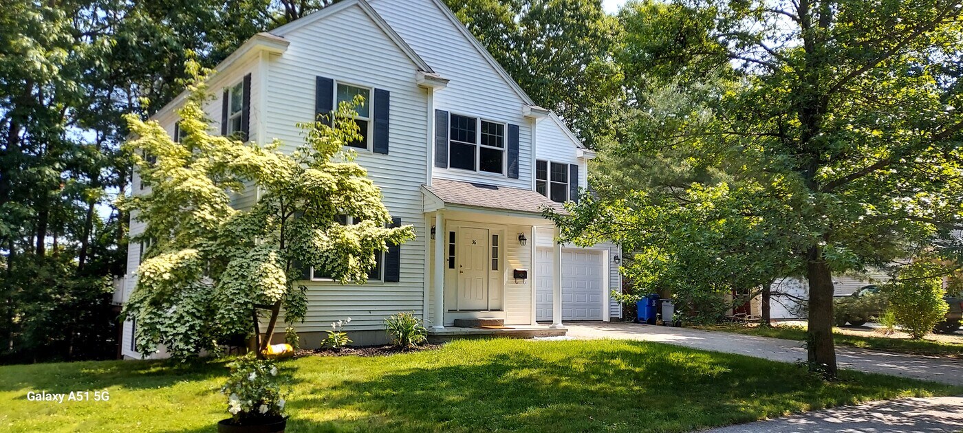 36 Yale St in Portland, ME - Building Photo