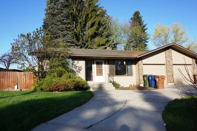 property at 9617 N Indian Trail Rd