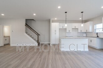 3636 Trull St in Charlotte, NC - Foto de edificio - Building Photo