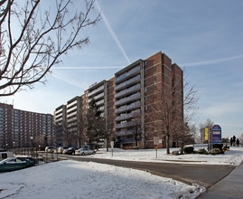 Westbury in Toronto, ON - Building Photo - Building Photo