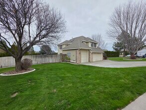 2918 W 43rd Ct in Kennewick, WA - Building Photo - Building Photo